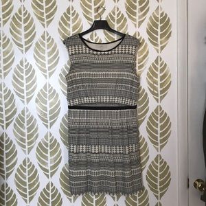 Sleeveless black and white dress